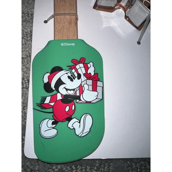 Disney 4pc Spatula and cookie cutter set  Minnie mouse and Mickey christmas - Picture 3 of 4